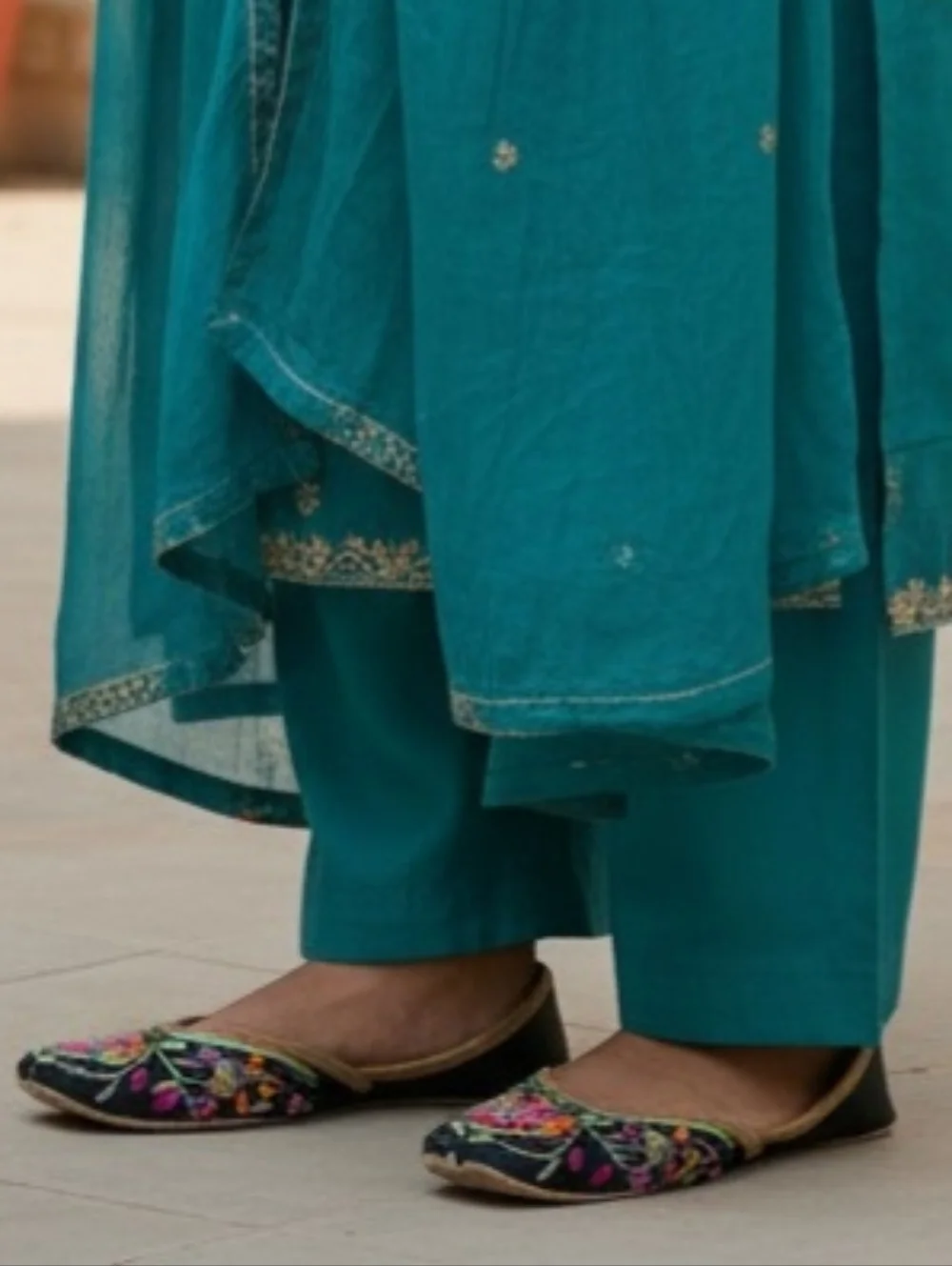 Amal Collection Floral Embroidered Black Khussa Flats - Picture 2 of 10